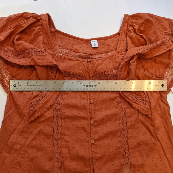 Old Navy - oversized clip-dot crochet lace button front blouse - rust orange xs - Picture 5 of 7